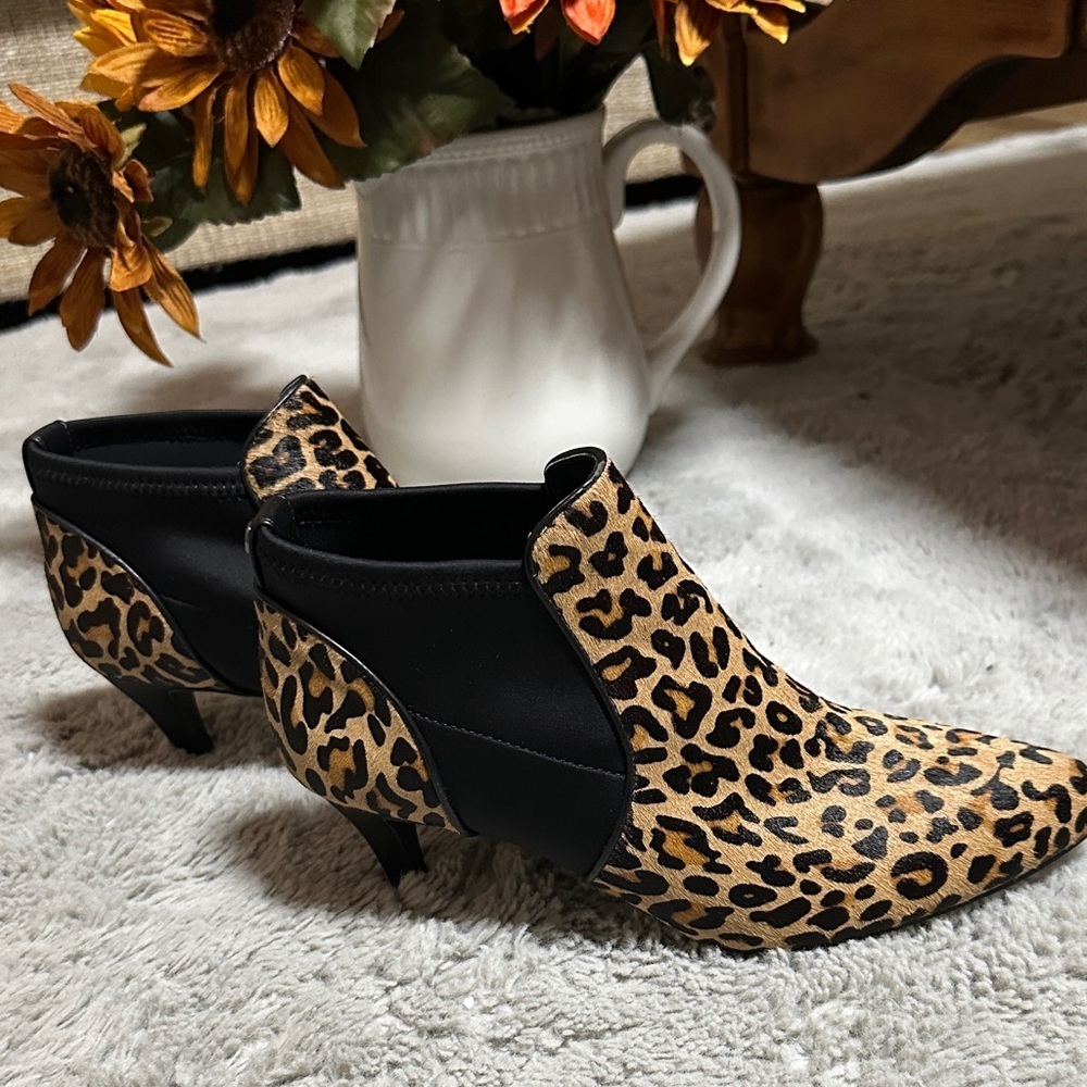 Alfani Hazzel Women’s Leopard, Ankle Bootie Calf Hair Size 7.5 - Picture 3 of 7